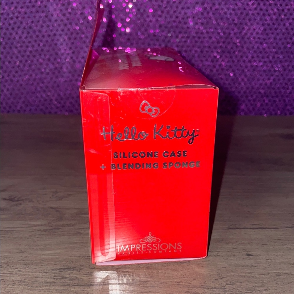 Impressions Hello Kitty Red Silicone Case and Blending Sponge Set - Picture 7 of 7